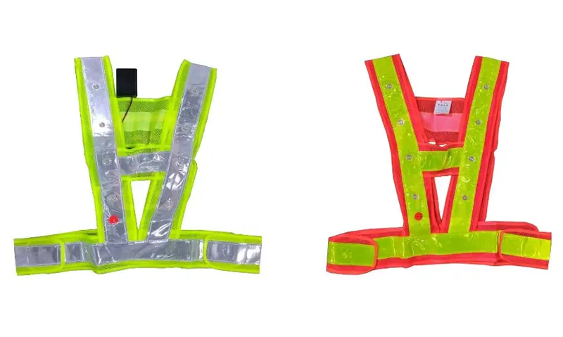 Led-Enhanced Reflective Safety Vest – Dual Green/Red Illumination, No-Logo Free-Size Fit 1